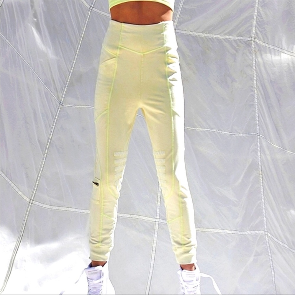 NWOT Free People Movement Windy River‎ Leggings in Lime Size XS
